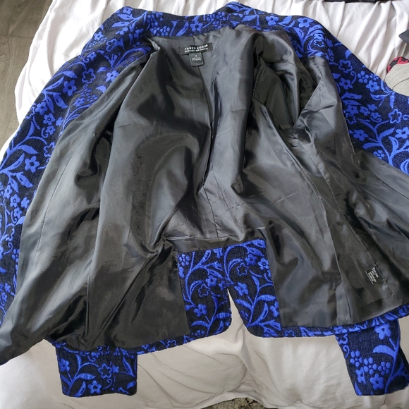 Beautiful suit jacket - Picture 5 of 5